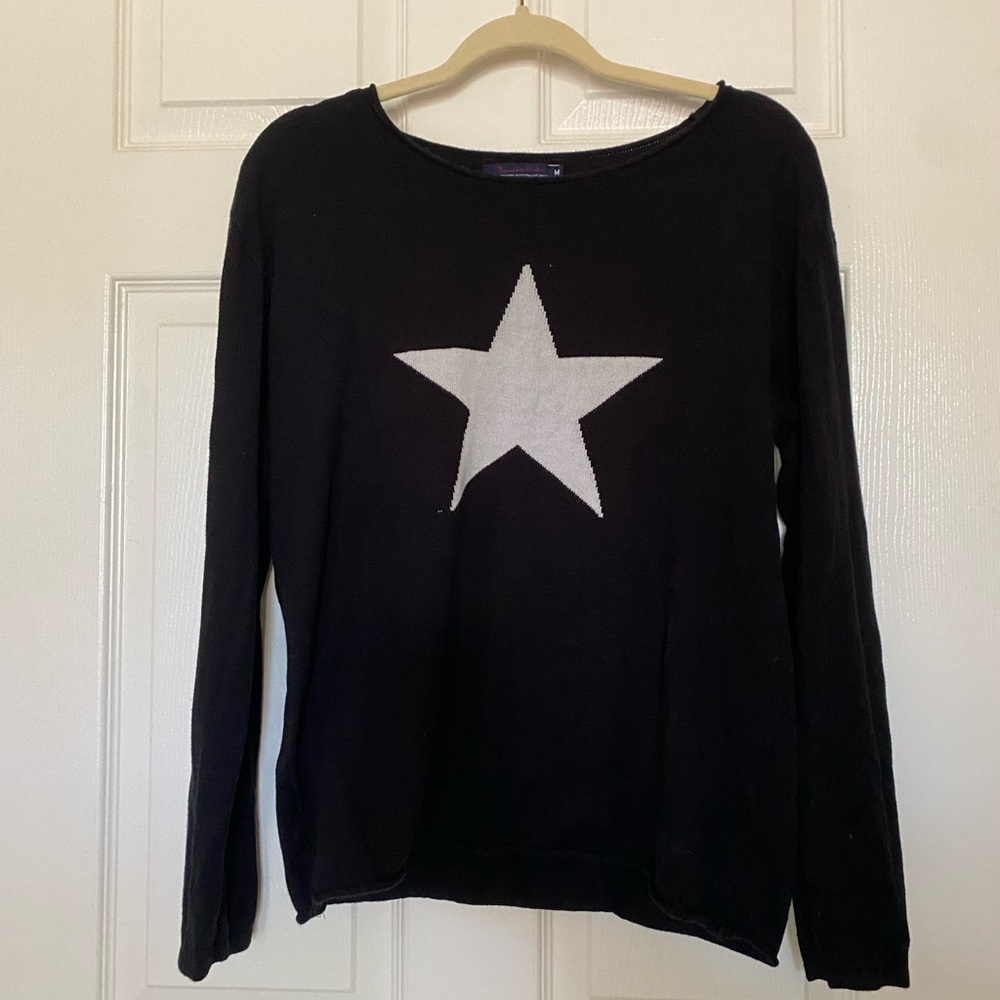 Bondelid star sweater — size medium (fits a large as well)